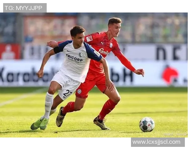 基尔队与海登海姆队激战正酣谁能在这场对决中笑到最后