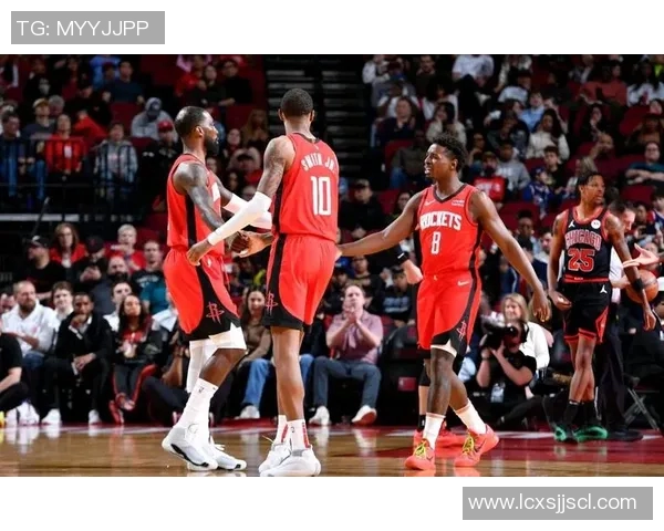 火箭与爵士西部半决赛激战正酣球迷期待精彩对决与逆转时刻